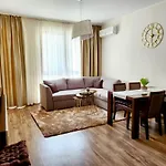 Europroperties Golden Line Apartment *
