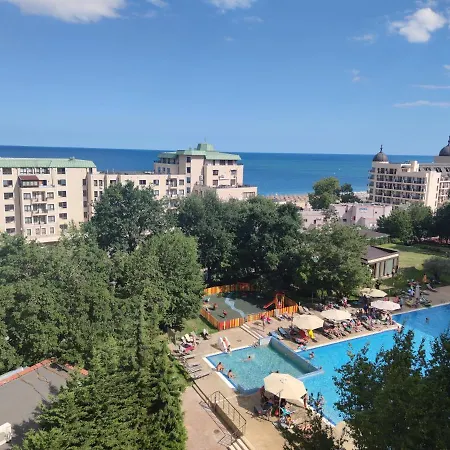 Europroperties Golden Line Apartment *