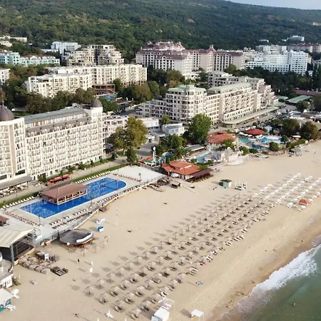 Europroperties Golden Line Apartment