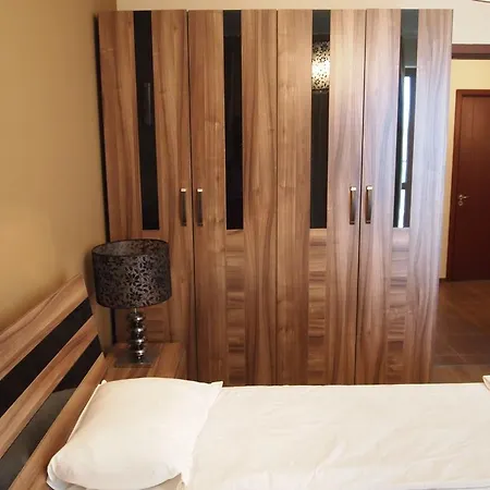Europroperties Golden Line Apartment *